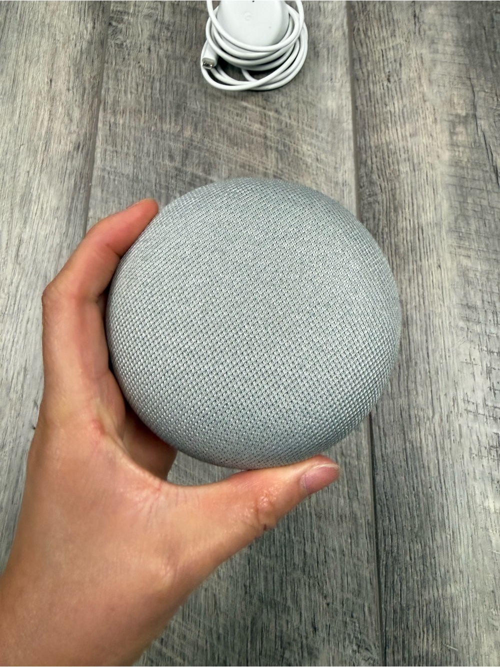 Google Home Mini - Picture 2 of 6